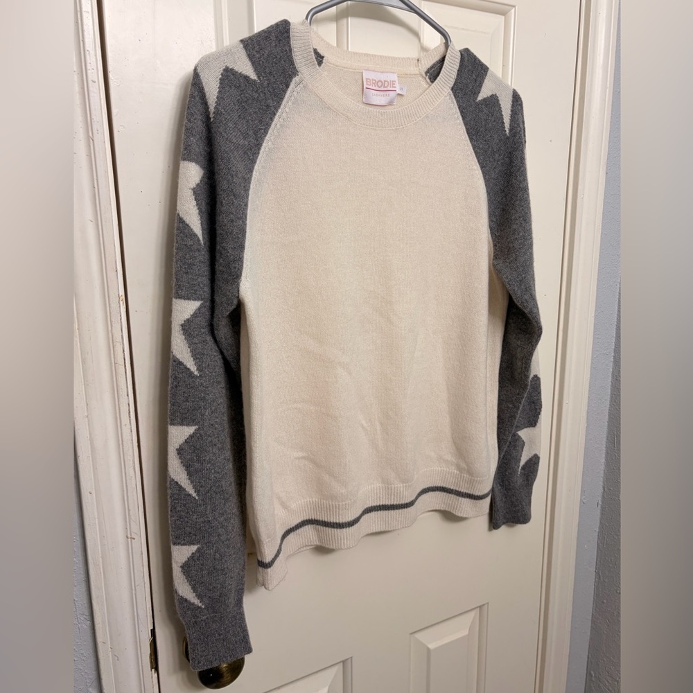 Brodie Cashmere Cream Crewneck with Gray Star Sleeves